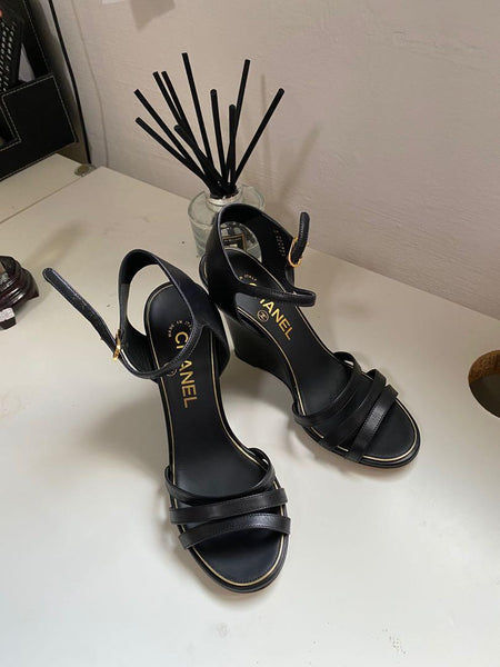 Chanel pearl sandals hot sale 2020